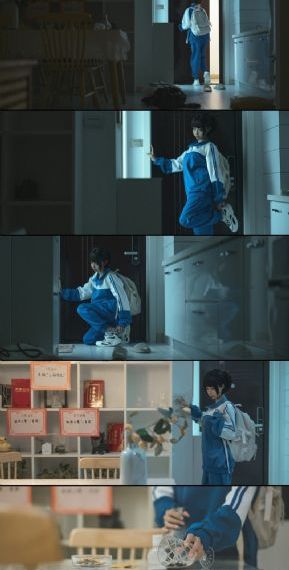 含着她两个硕大的乳峰视频_1080免费在线播放