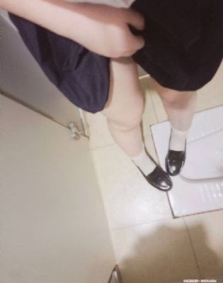 白衣校花与大长腿第一季第三集_剧情片迅雷电影在线